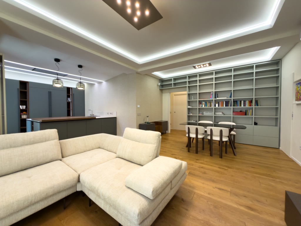 Progetto Cucina con Colonne Grigio