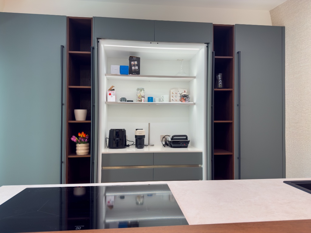 Progetto Cucina Grigio Verde — Isola