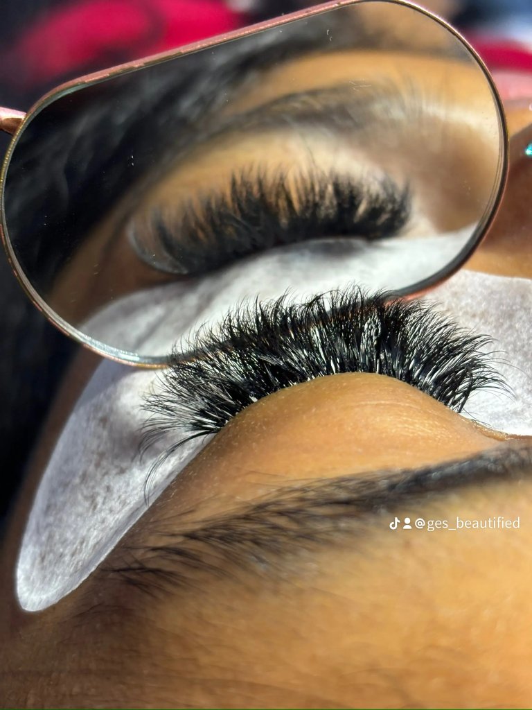 Lash extensions by Ges Beautified