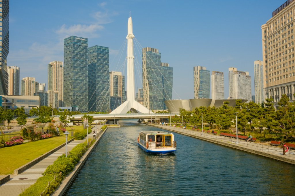 Incheon skyline, a hub for the offshore wind industry