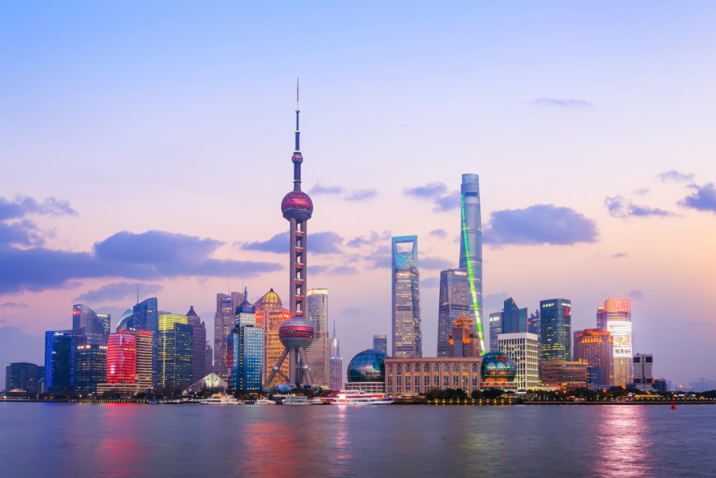 Shanghai skyline, a hub for the offshore wind industry