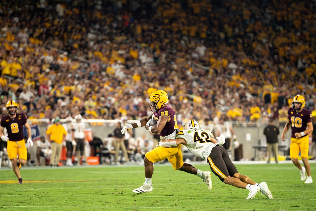 FOOTBALL photo 100