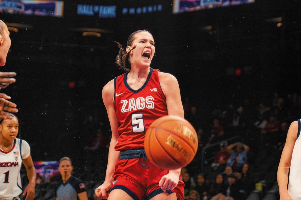 WOMEN'S BASKETBALL sports coverage gallery