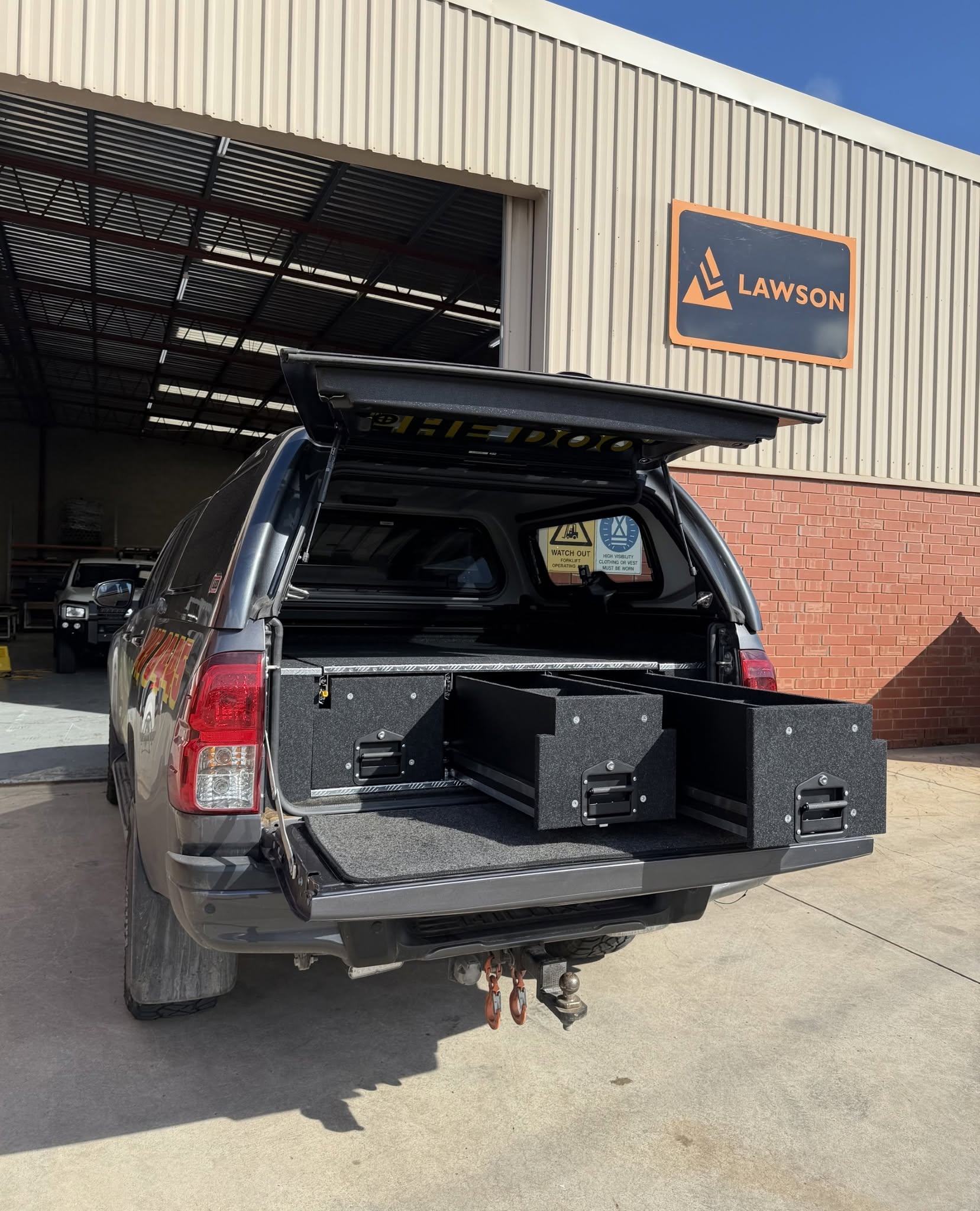 Ute dual drawer storage system