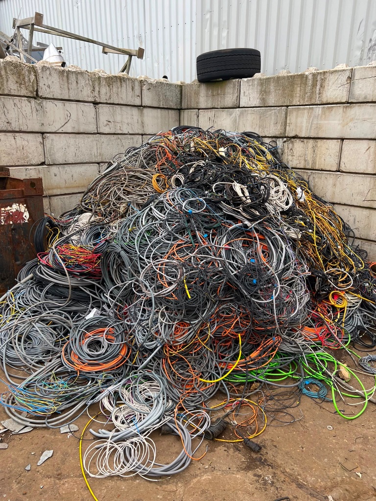 Kabels voor recycling bij Metaalhandel Hoebeke