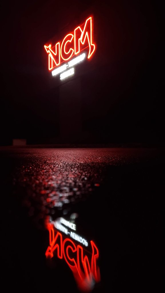 Neon Reclame — NCM Groot Outdoor