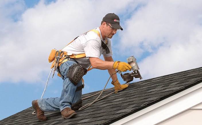 Roof replacement work in Utah