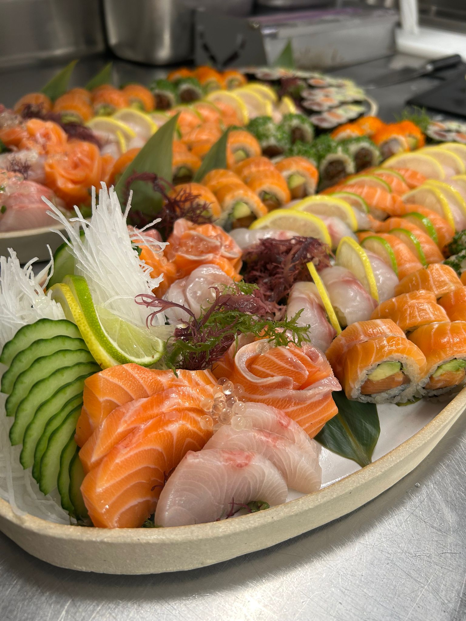 Sortierte Sushi- und Sashimi-Platte