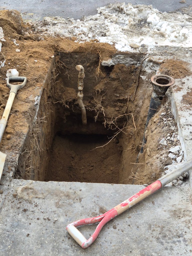 Underground pipe excavation job
