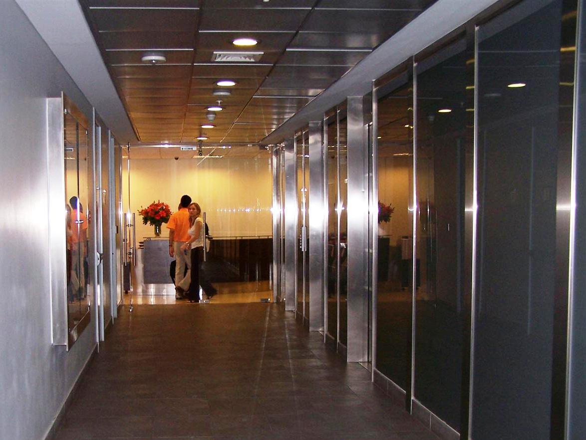 Edificio de Oficinas Montana Centro