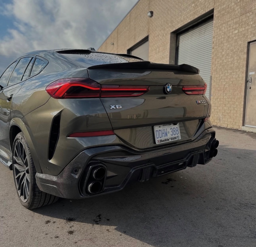 BMW X6 M50i carbon diffuser installed