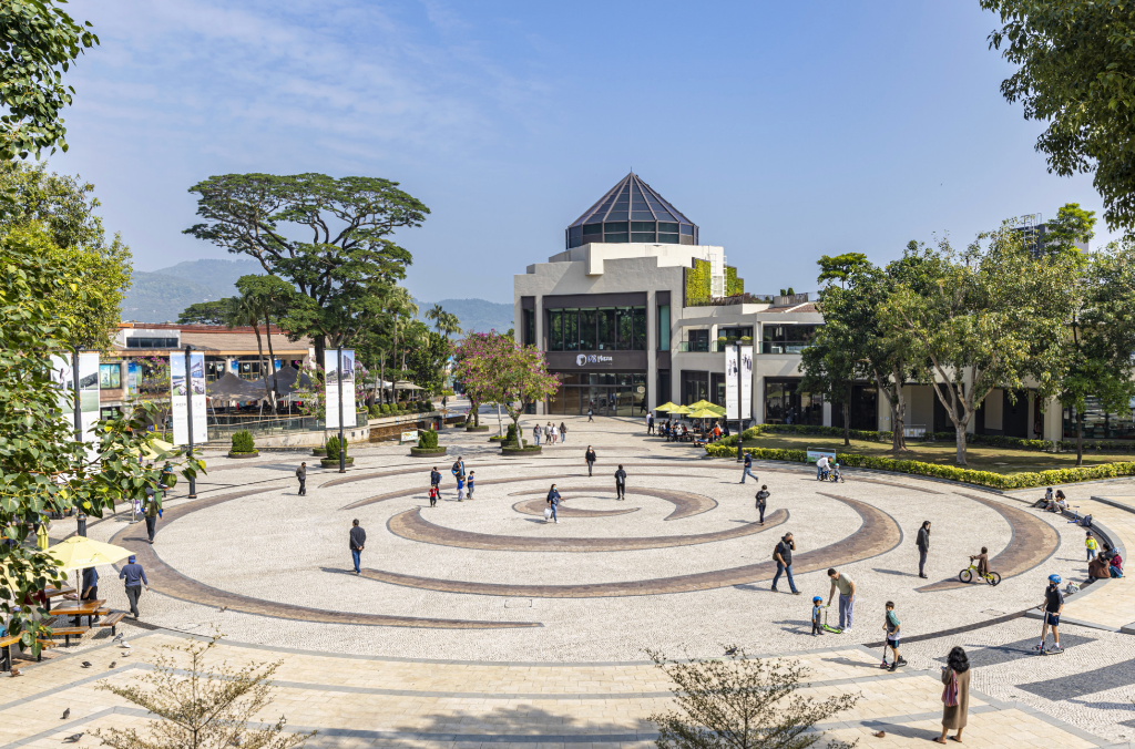 DB Plaza