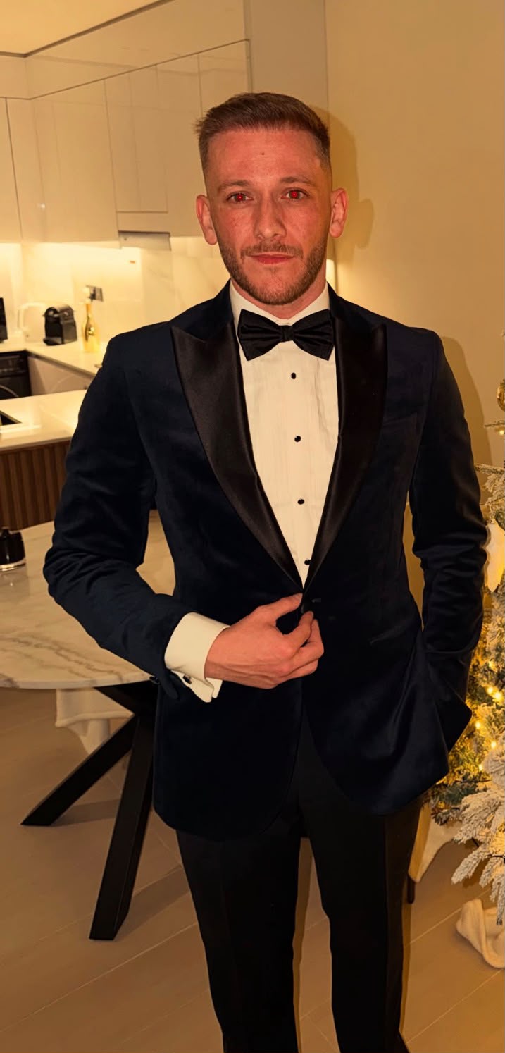 Portrait of Alasdair Murray, Property Consultant (Pending) at Homes R Us Discovery Bay