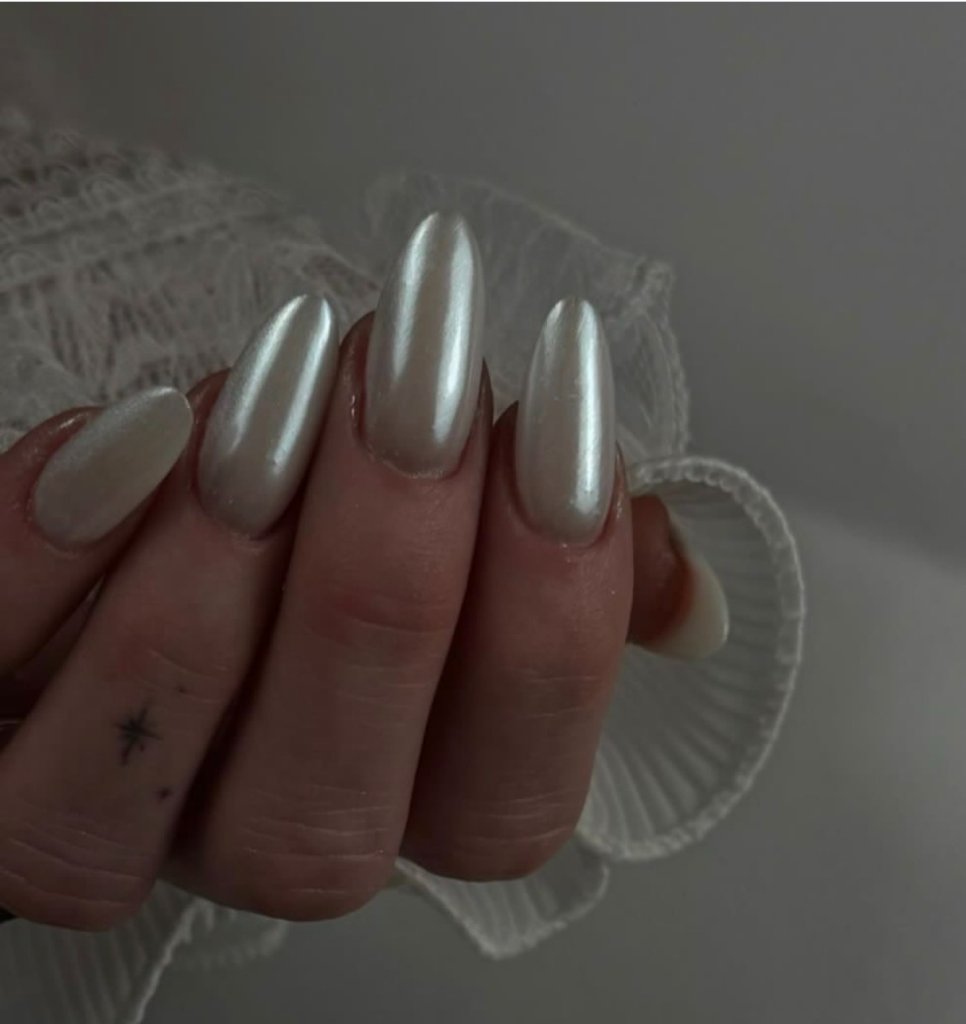Pearlescent chrome nails