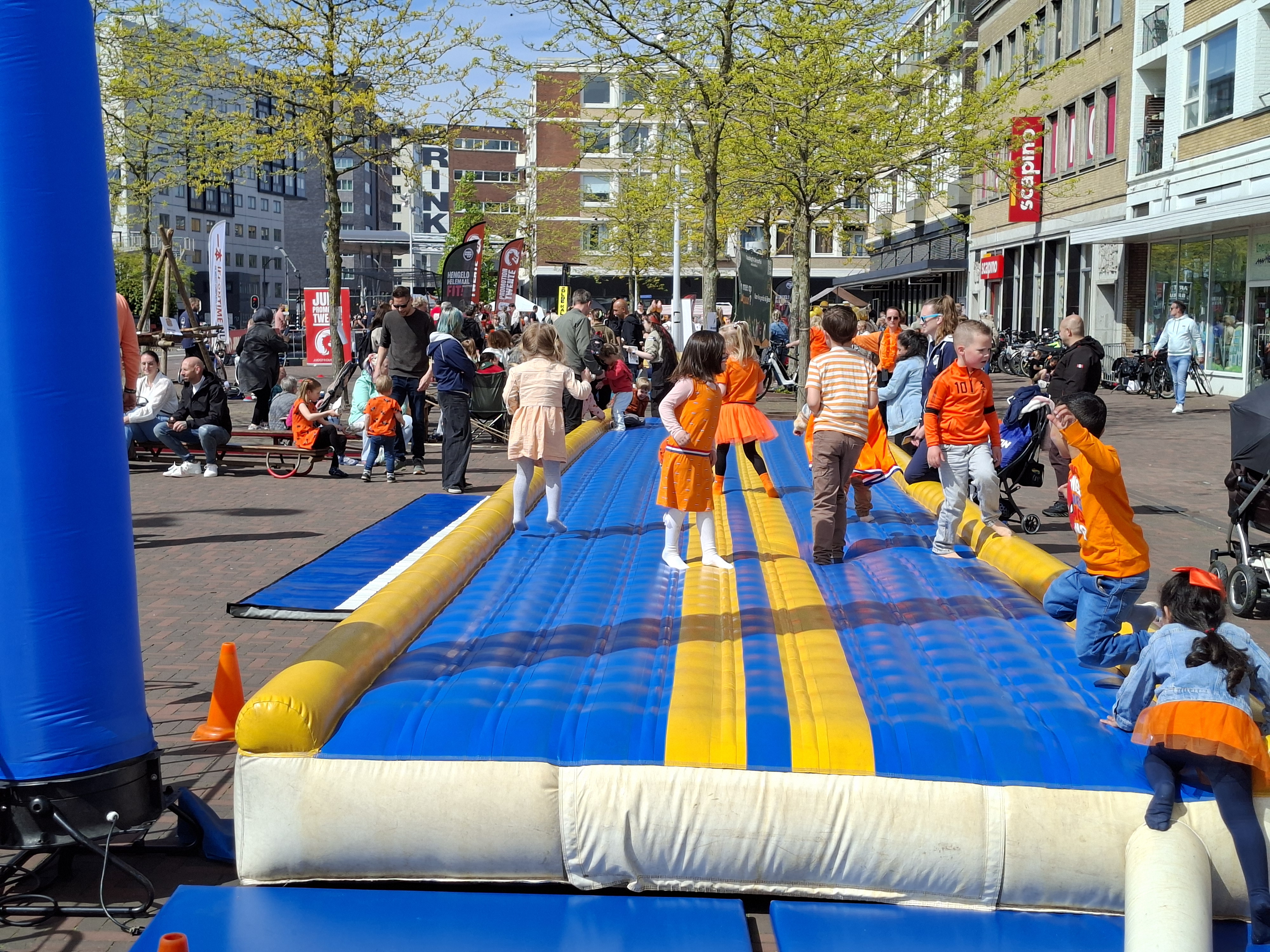 Springen en ravotten