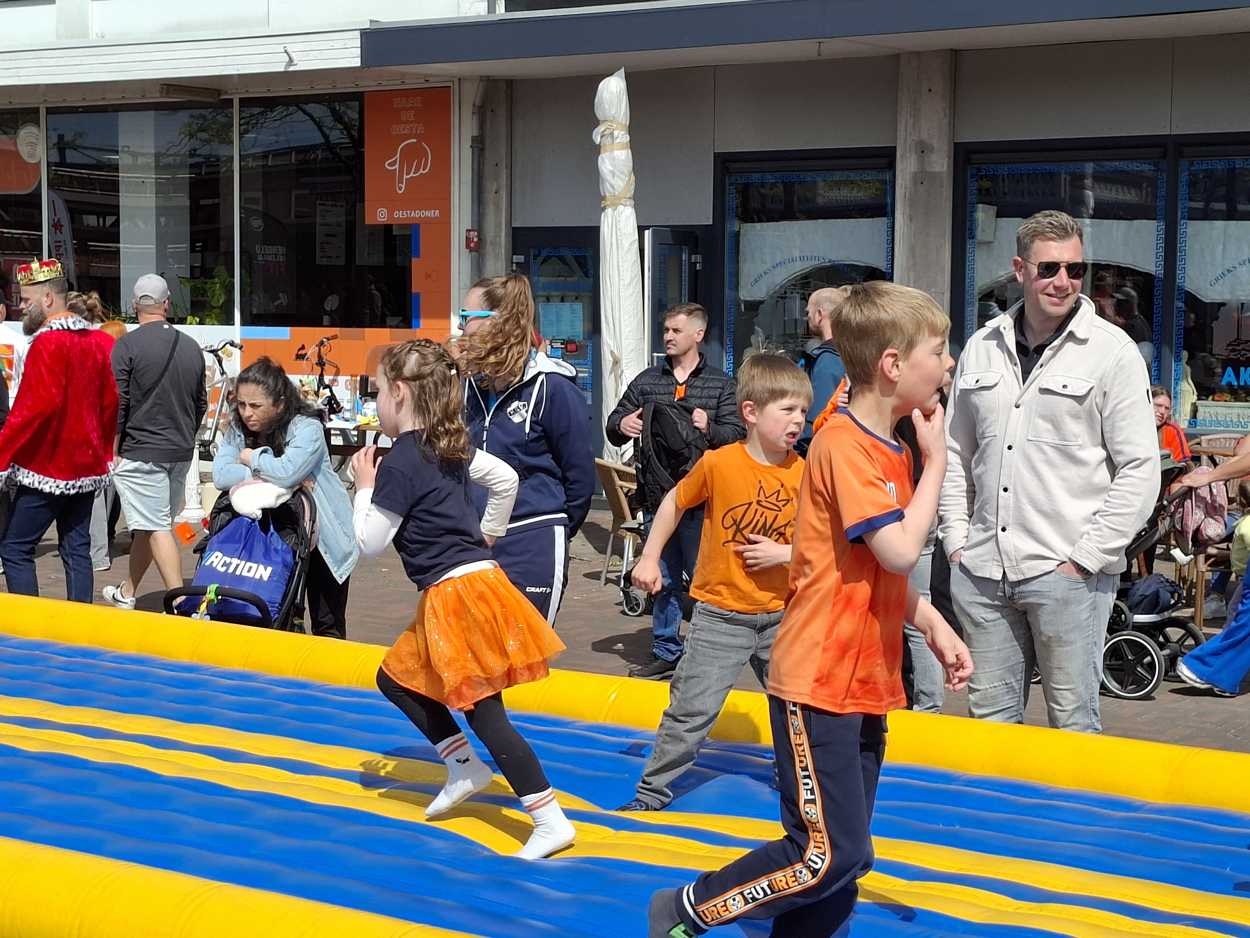 Kinderen op het luchtkussen