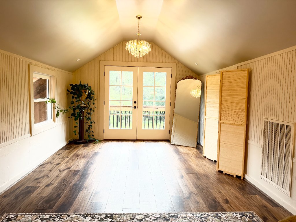 Bridal suite with French doors and arched mirror