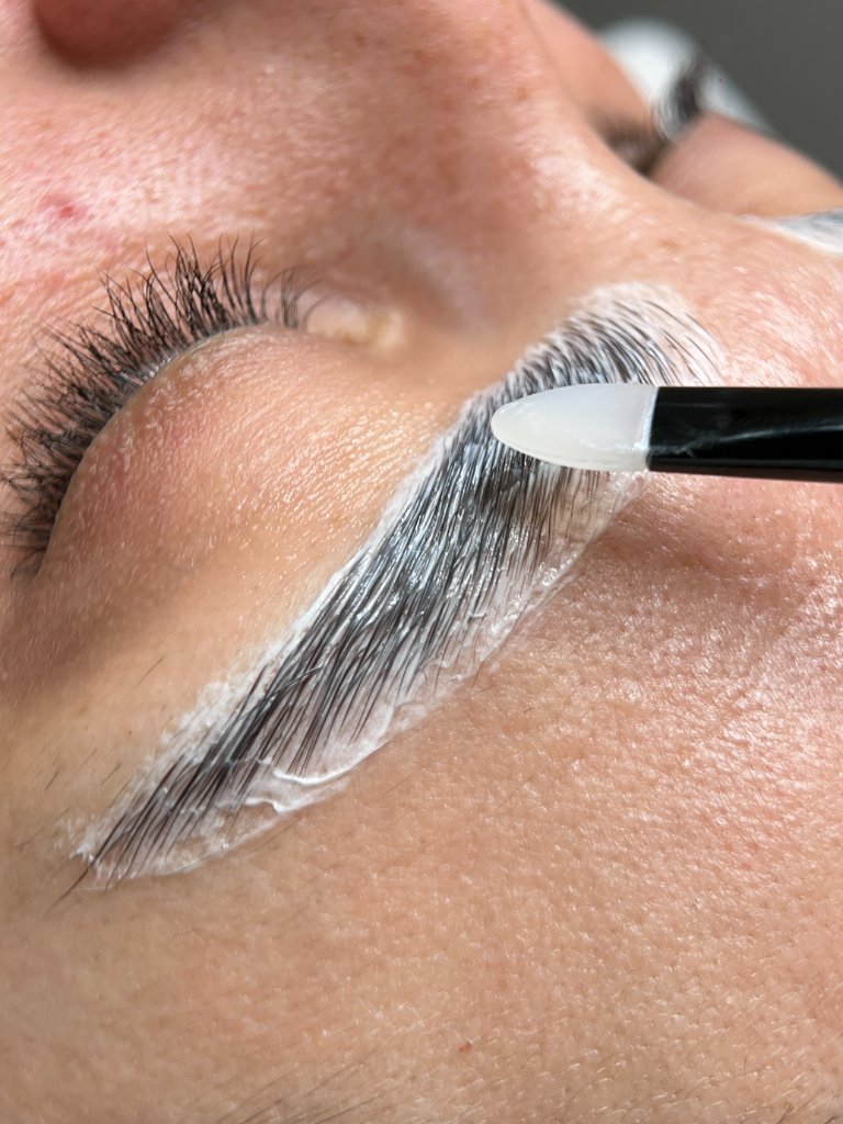 Brow Lamination + Tinte