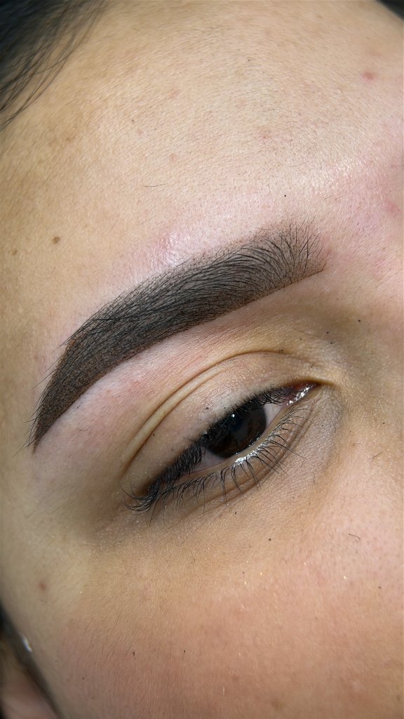 Microblading — pelo a pelo