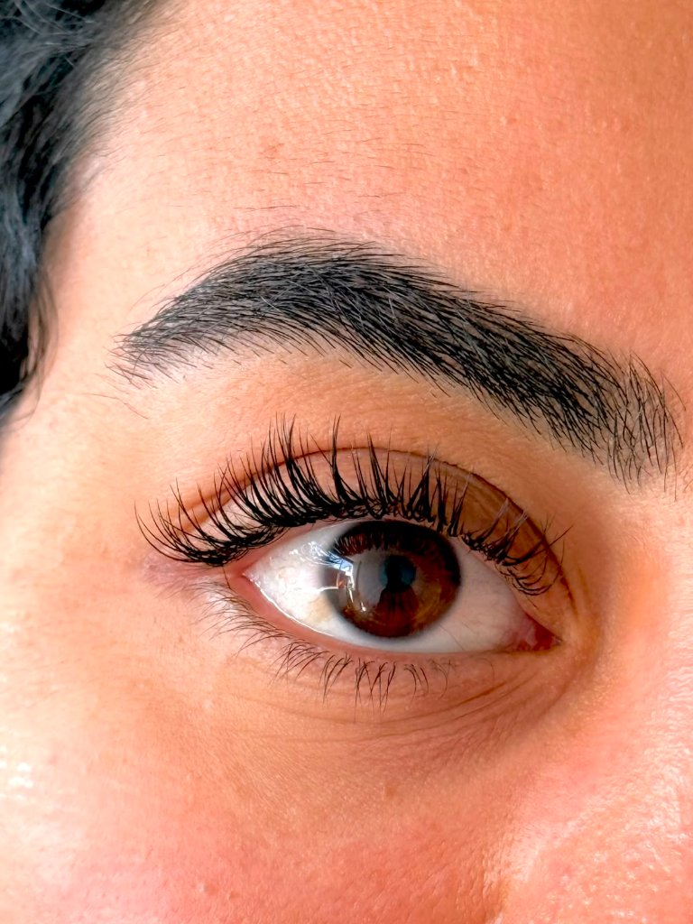Classic lashes — pure precision.