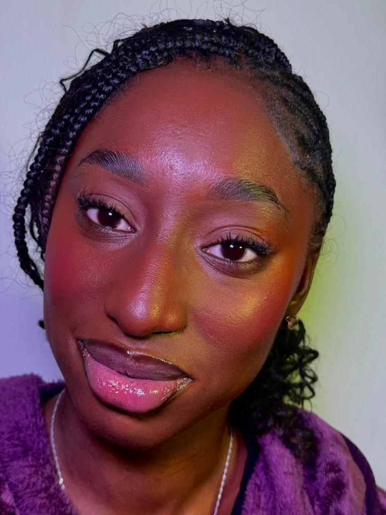 Brow definition — sculpted.