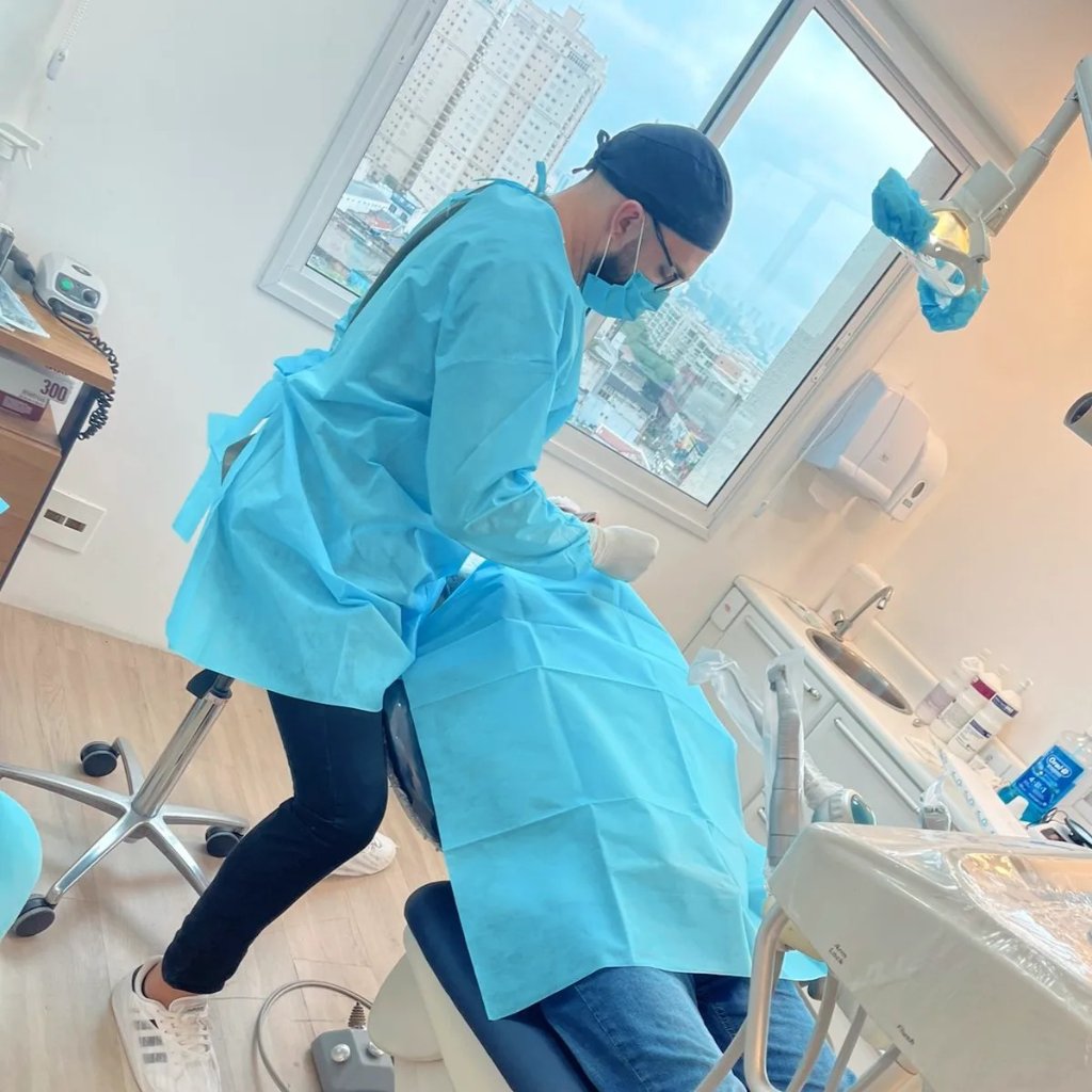 Atendimento na clínica odontológica