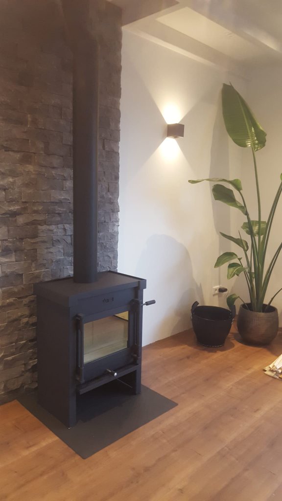 Ronde design kachel in eigentijds interieur