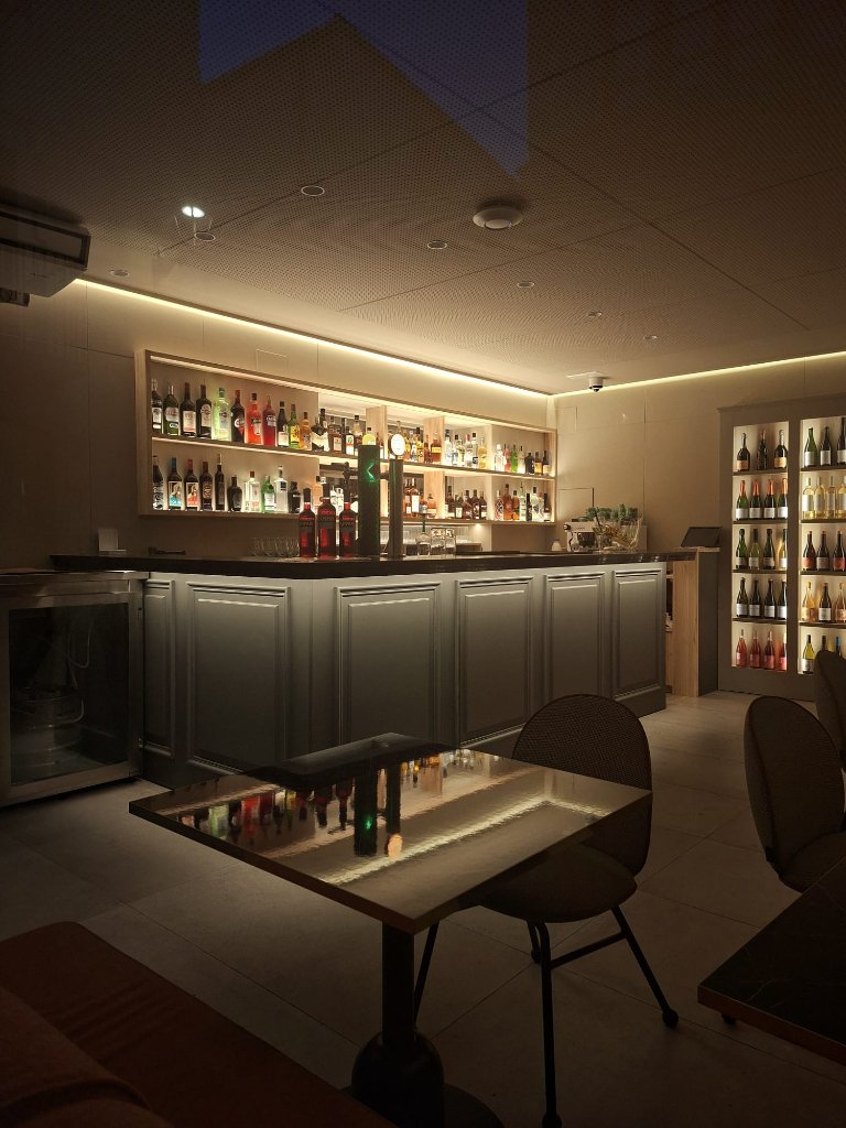 Bar amb llum ambient