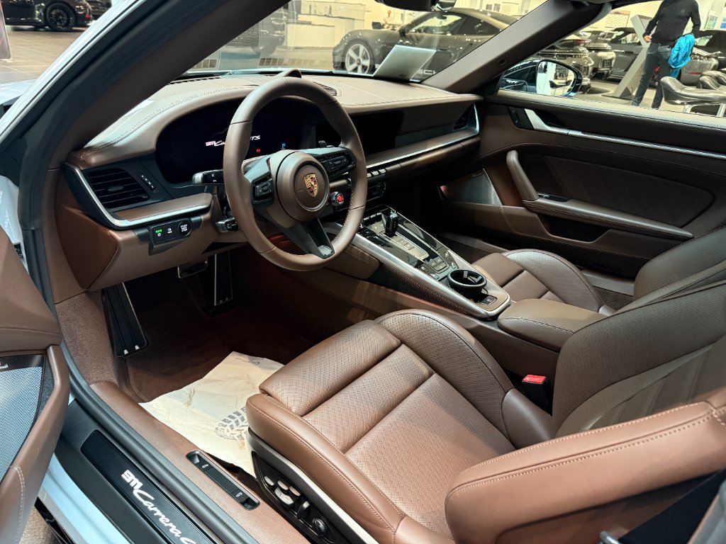 Porsche 992 Carrera 4 GTS Cabrio interior - DeGa Auto
