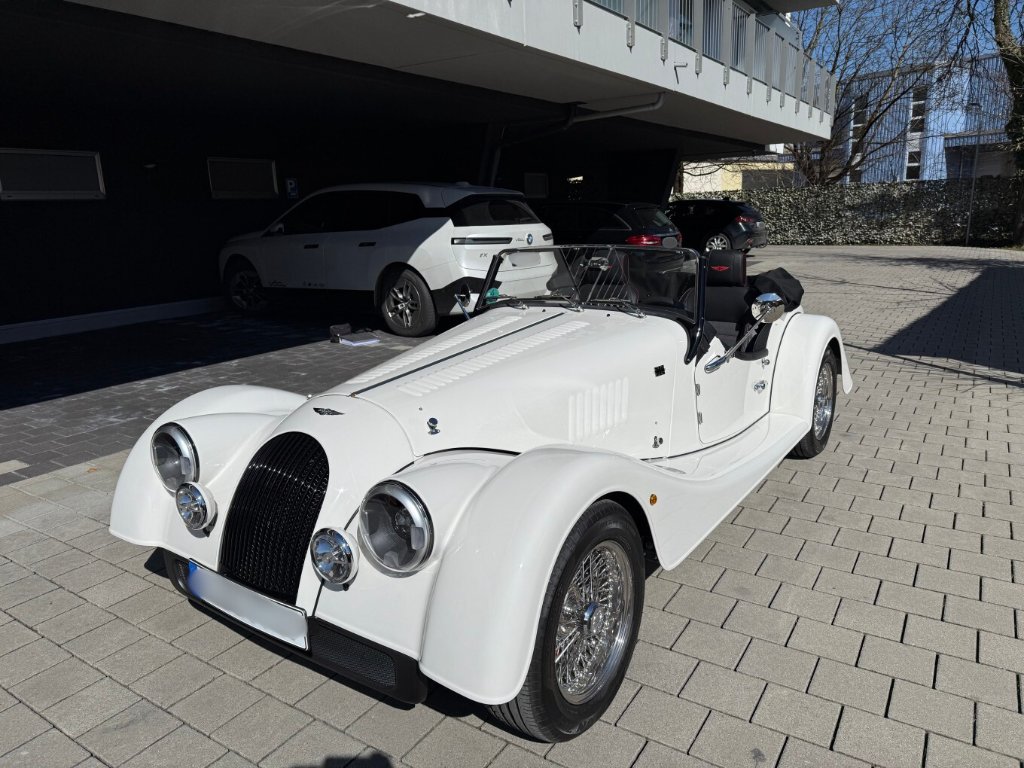 Morgan Plus 4 rental courchevel - DeGa Auto