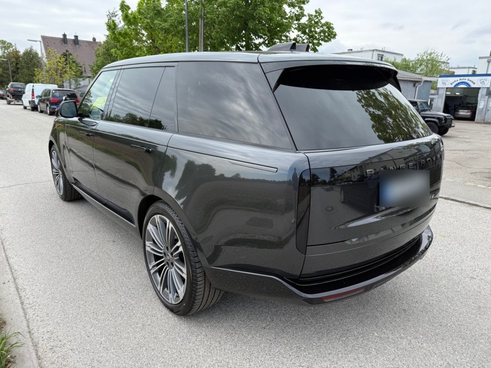 Range Rover Autobiography D350 exterior - DeGa Auto