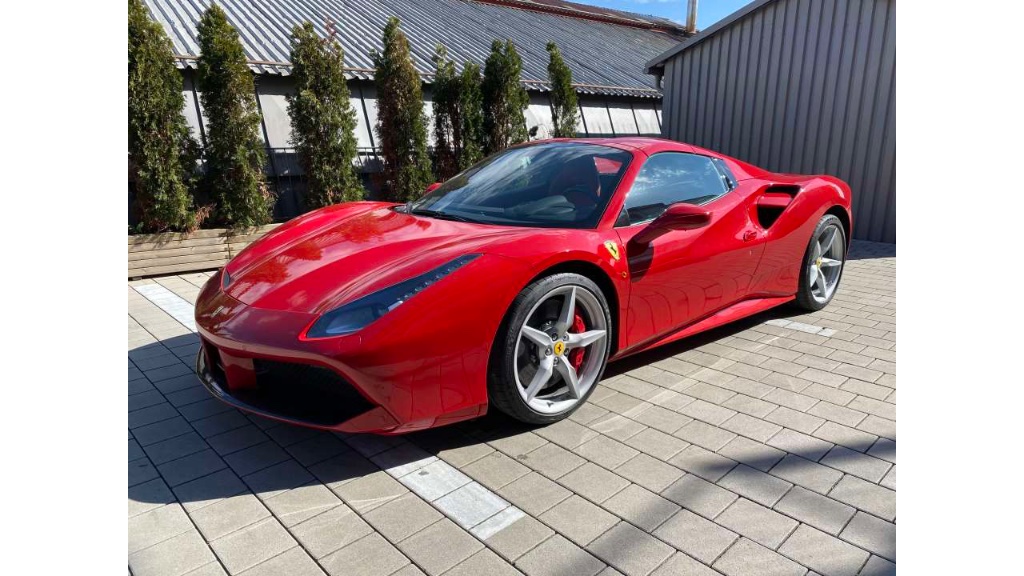 Ferrari 488 Spider rental courchevel - DeGa Auto