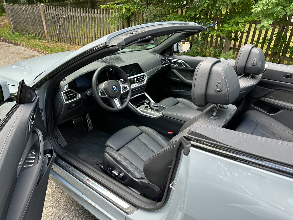 BMW 430i Cabrio rear view - DeGa Auto