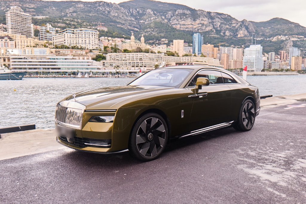 Rolls-Royce Spectre Electric rental courchevel - DeGa Auto