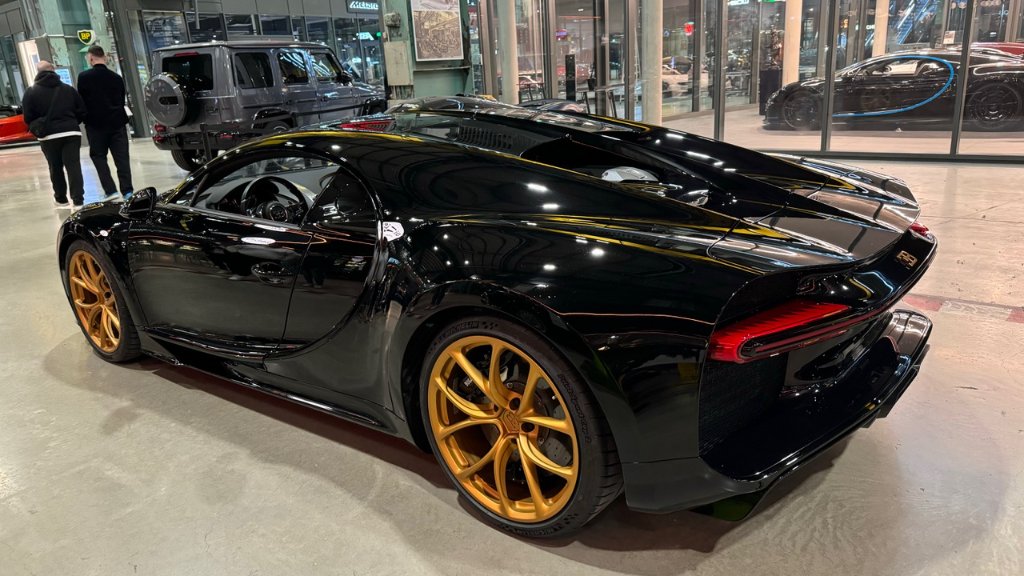 Bugatti Chiron exterior - DeGa Auto
