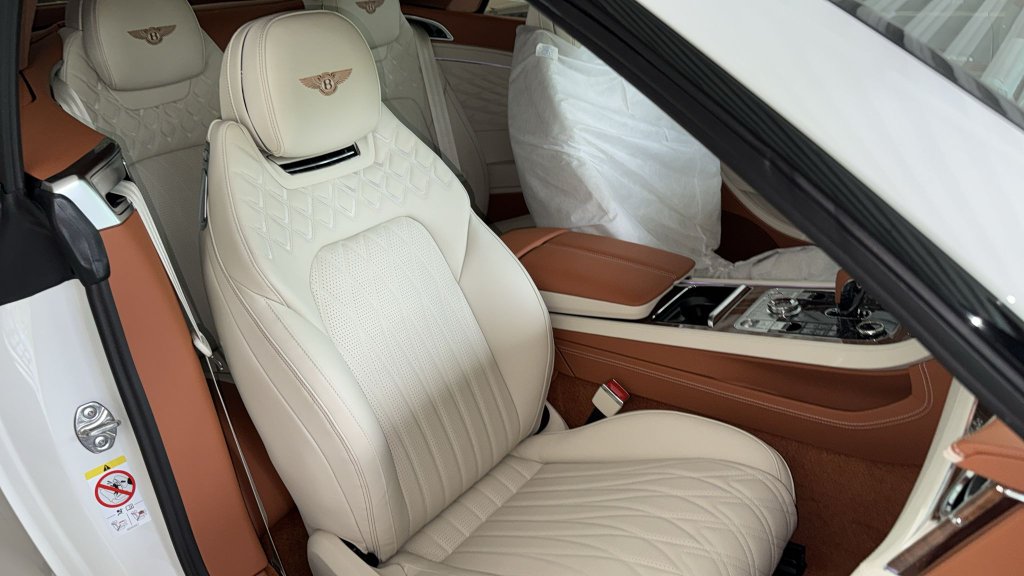 Bentley Continental GTC Speed V8 Hybrid interior - DeGa Auto
