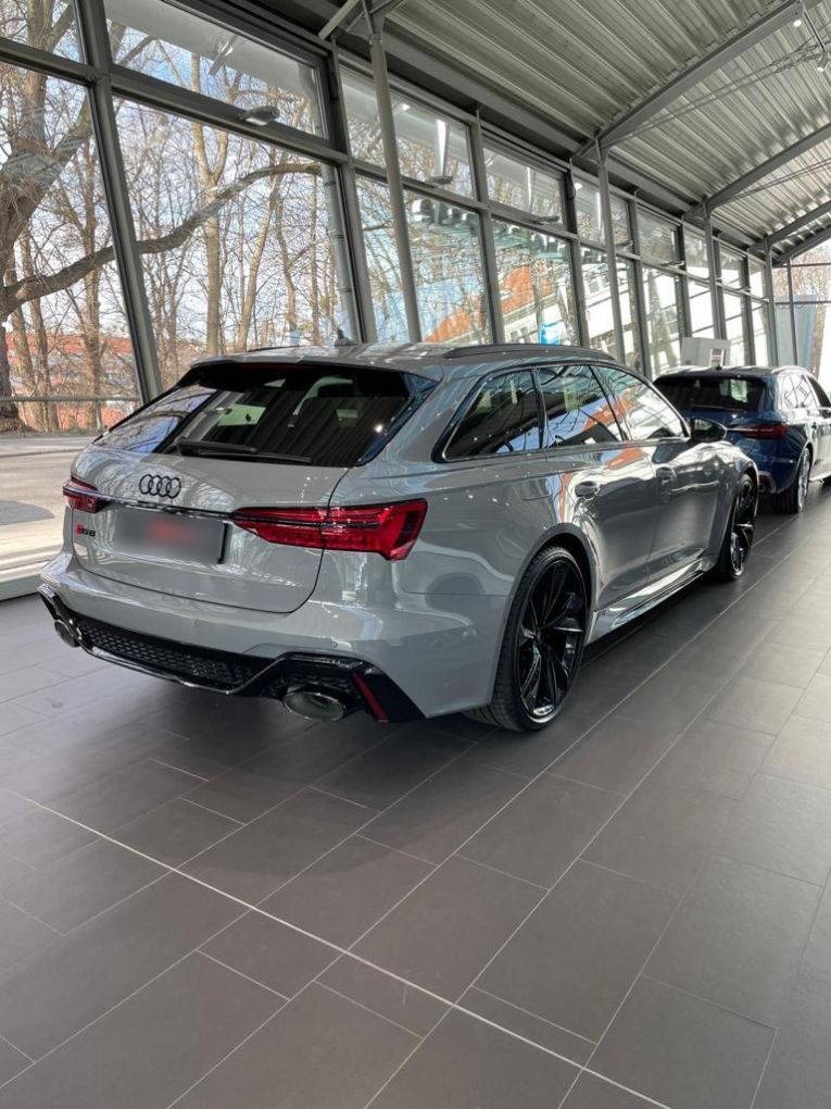 Audi RS6 Avant interior - DeGa Auto