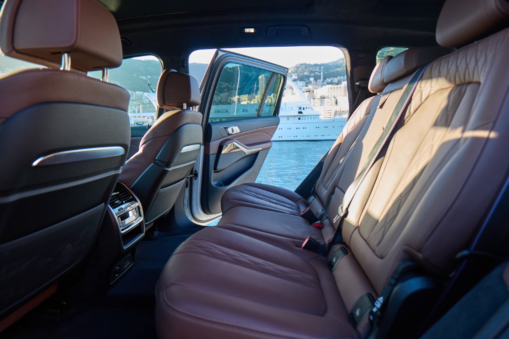 BMW X7 40d side profile - DeGa Auto