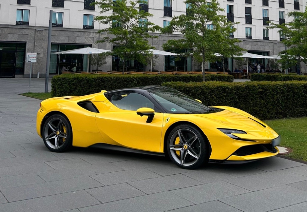 Ferrari SF90 Spider rental courchevel - DeGa Auto
