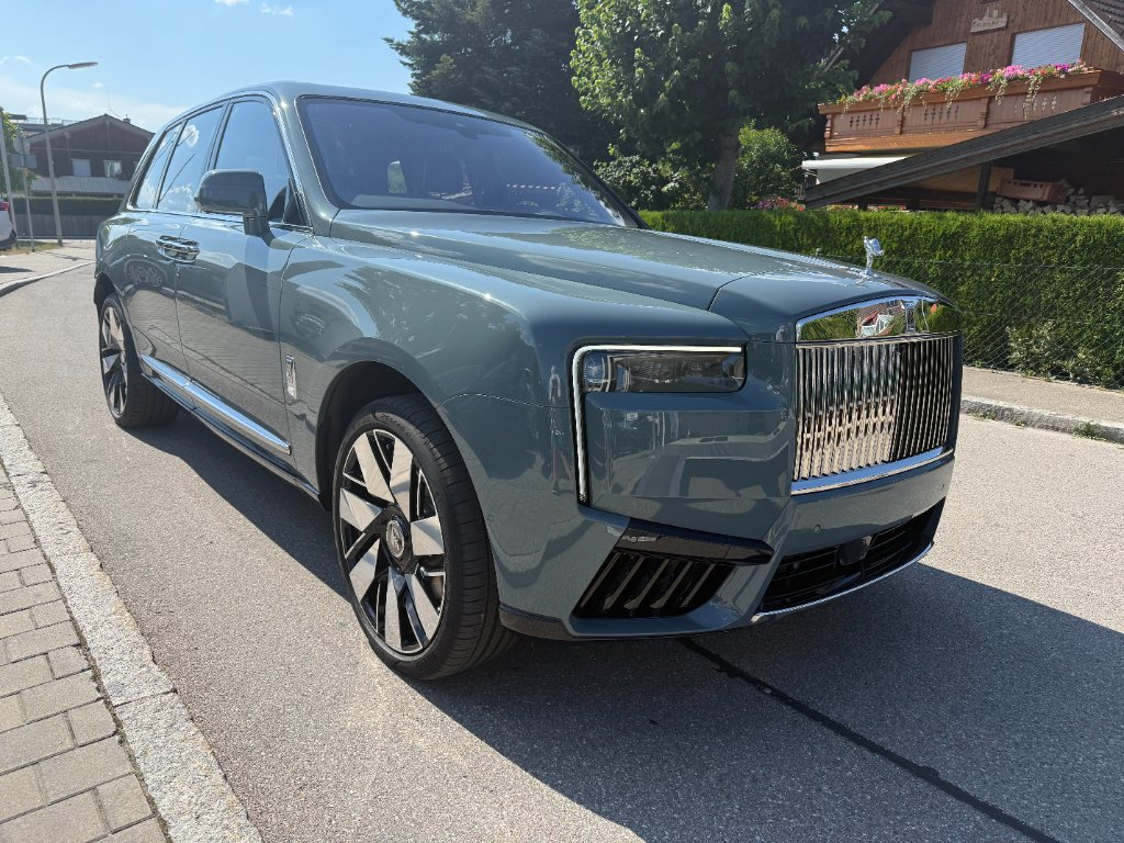 Rolls-Royce Cullinan Serie II rental courchevel - DeGa Auto