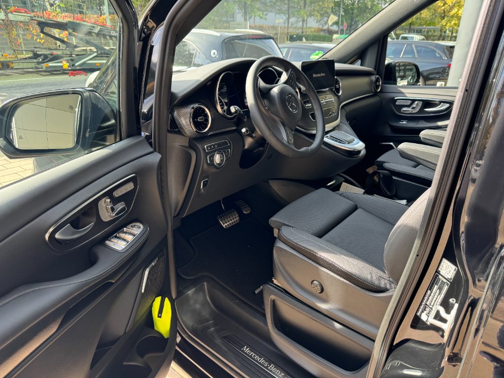 Mercedes-Benz V 300 d 4MATIC AMG Extralong interior - DeGa Auto