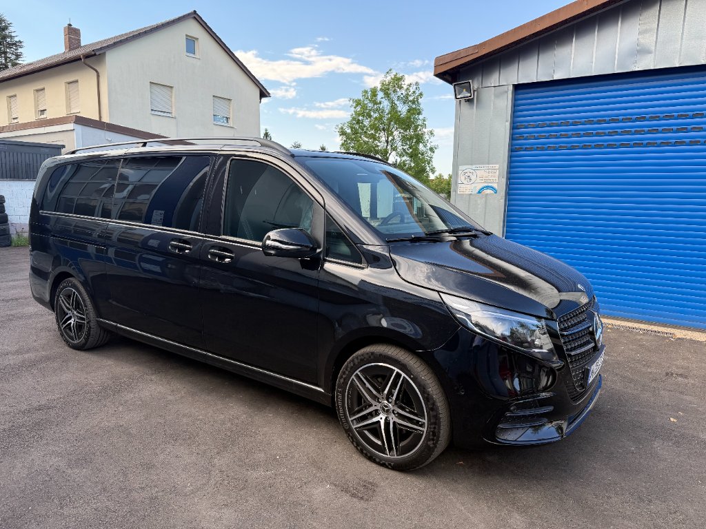 Mercedes-Benz V 300 d 4x4 Extralong VIP AVERS rental courchevel - DeGa Auto