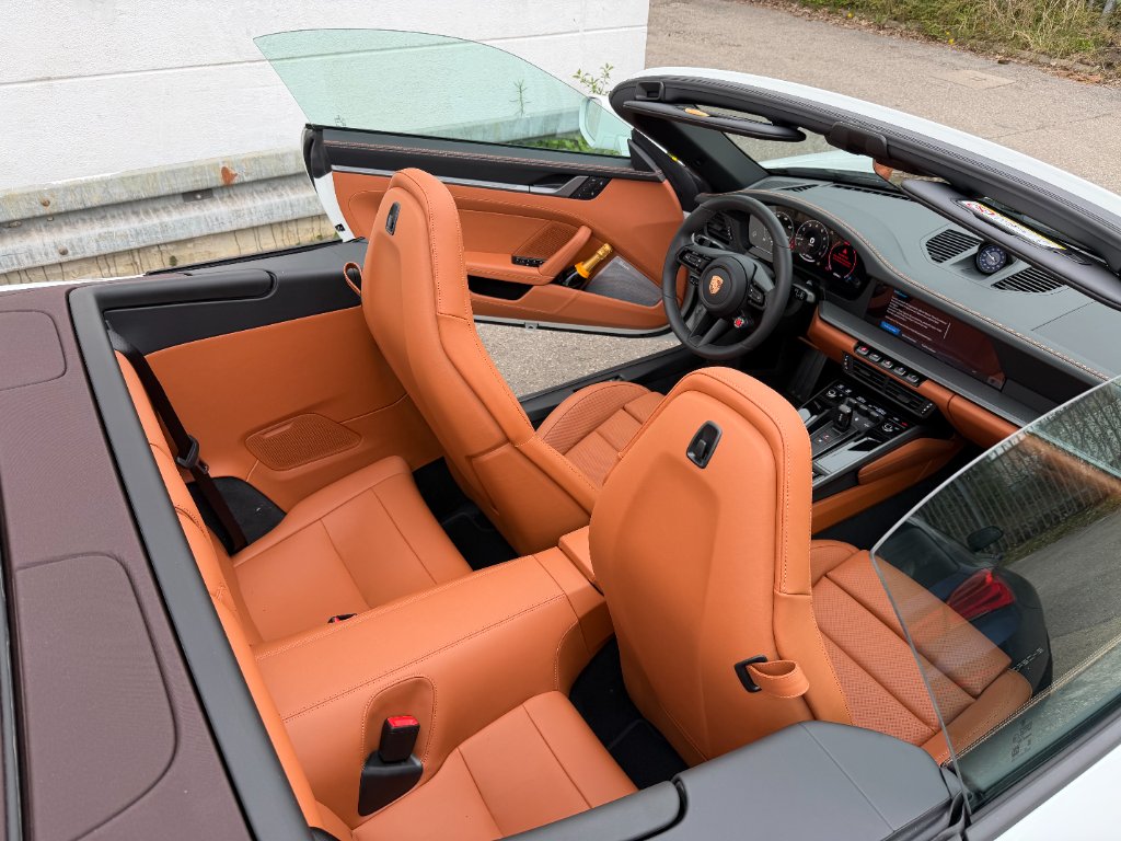 Porsche Carrera 4 S Cabrio rear view - DeGa Auto