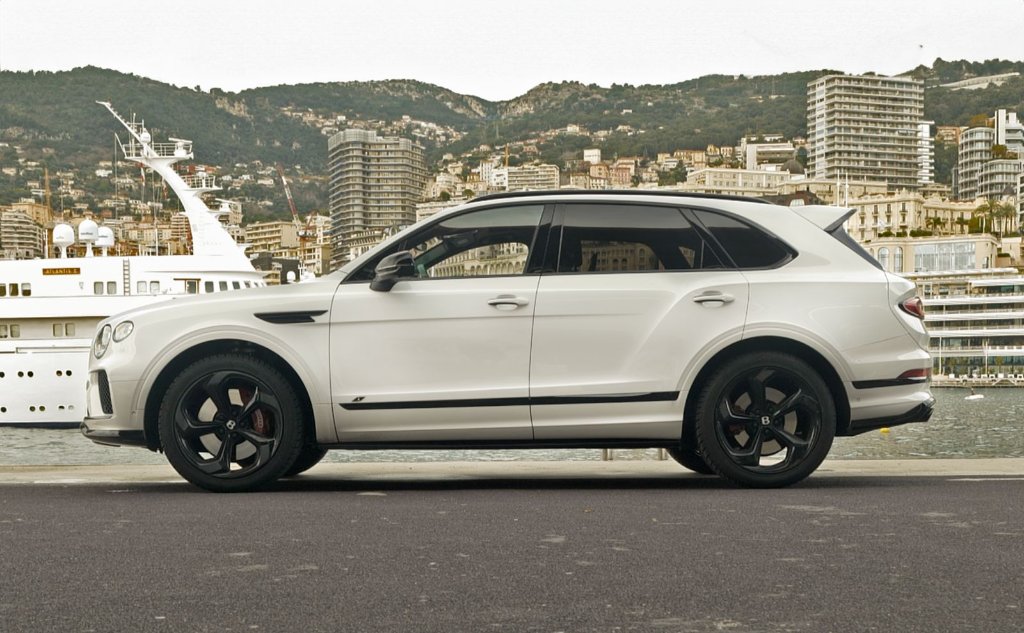 Bentley Bentayga V8 interior - DeGa Auto