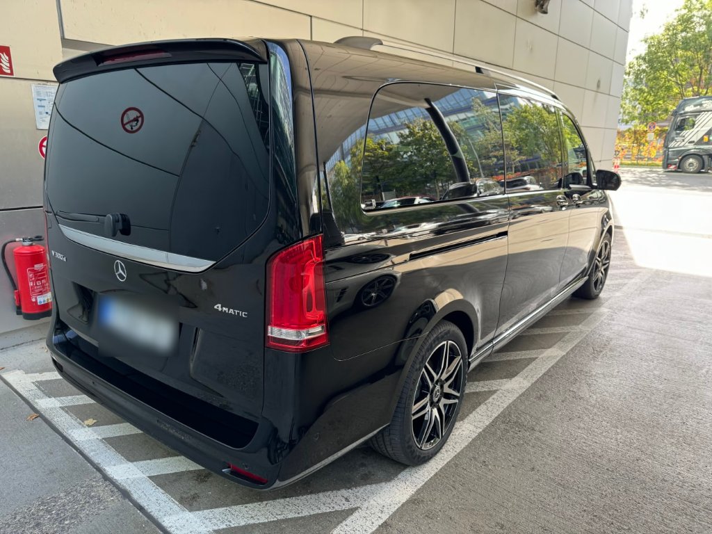 Mercedes-Benz V 300 d 4MATIC AMG Extralong exterior - DeGa Auto