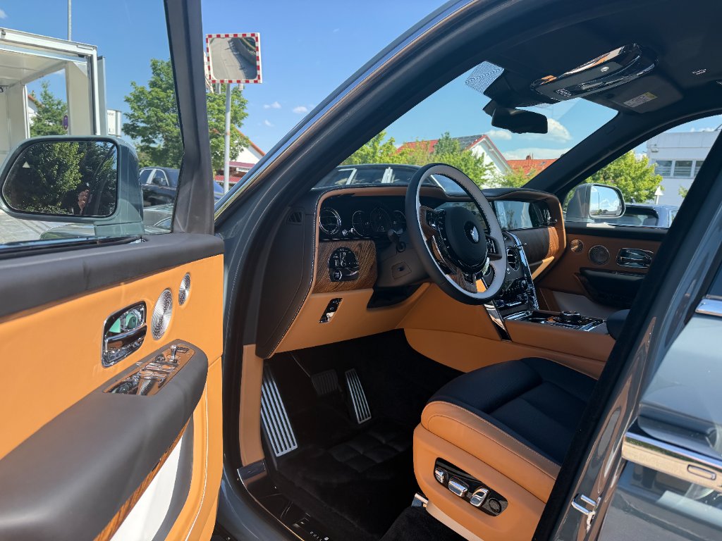Rolls-Royce Cullinan Serie II side profile - DeGa Auto