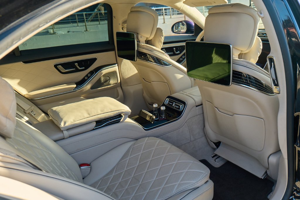 Mercedes-Benz S 500 4MATIC Long side profile - DeGa Auto