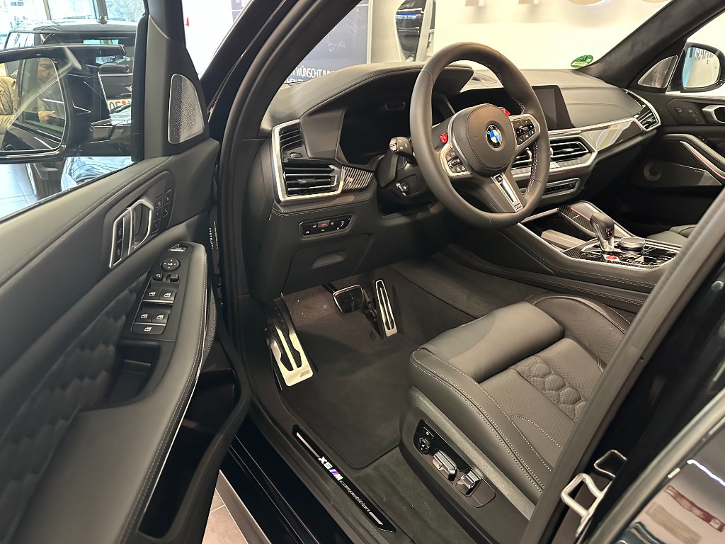BMW X5M Competition side profile - DeGa Auto