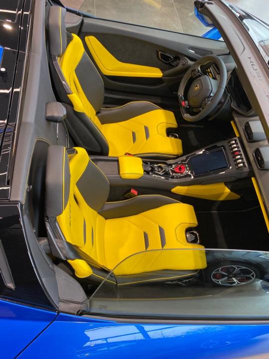 Lamborghini Huracán EVO Spyder side profile - DeGa Auto
