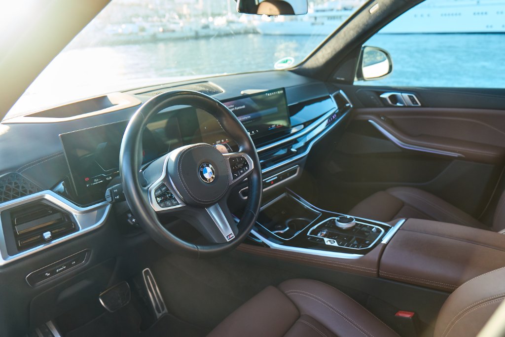 BMW X7 40d side profile - DeGa Auto